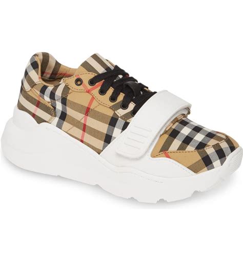 burberry shoes womens